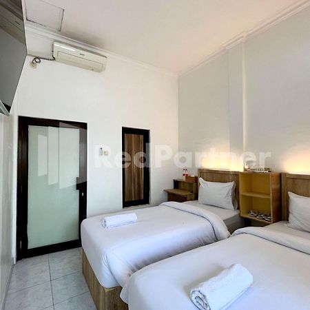 D Palma Near Lokananta Manahan Mitra Reddoorz Solo Exteriér fotografie