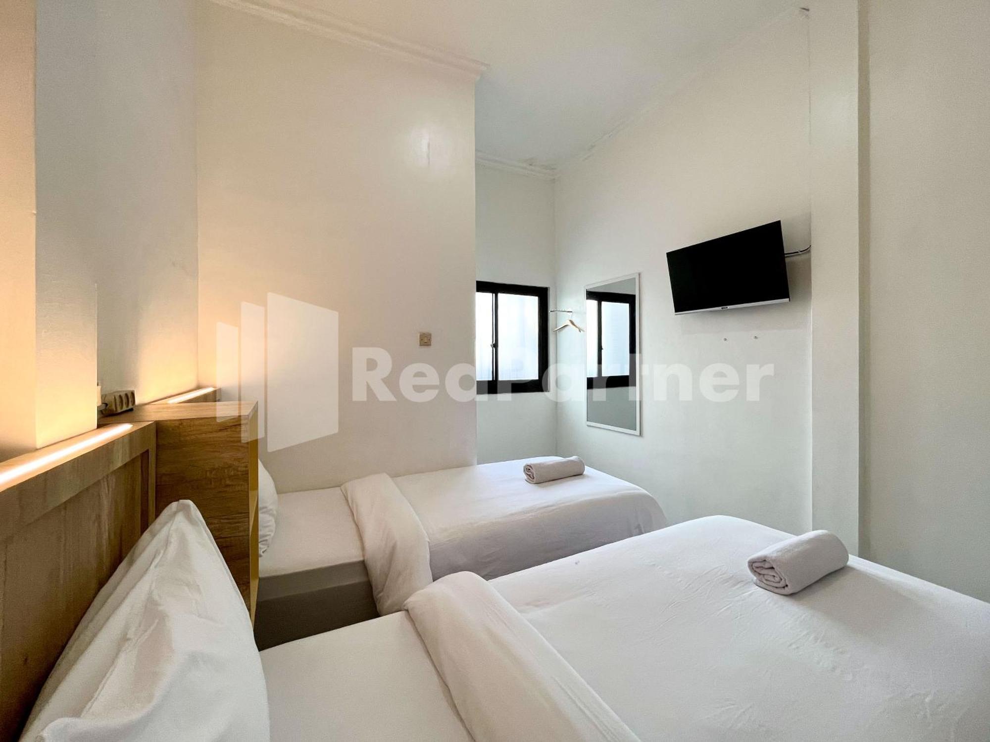 D Palma Near Lokananta Manahan Mitra Reddoorz Solo Exteriér fotografie