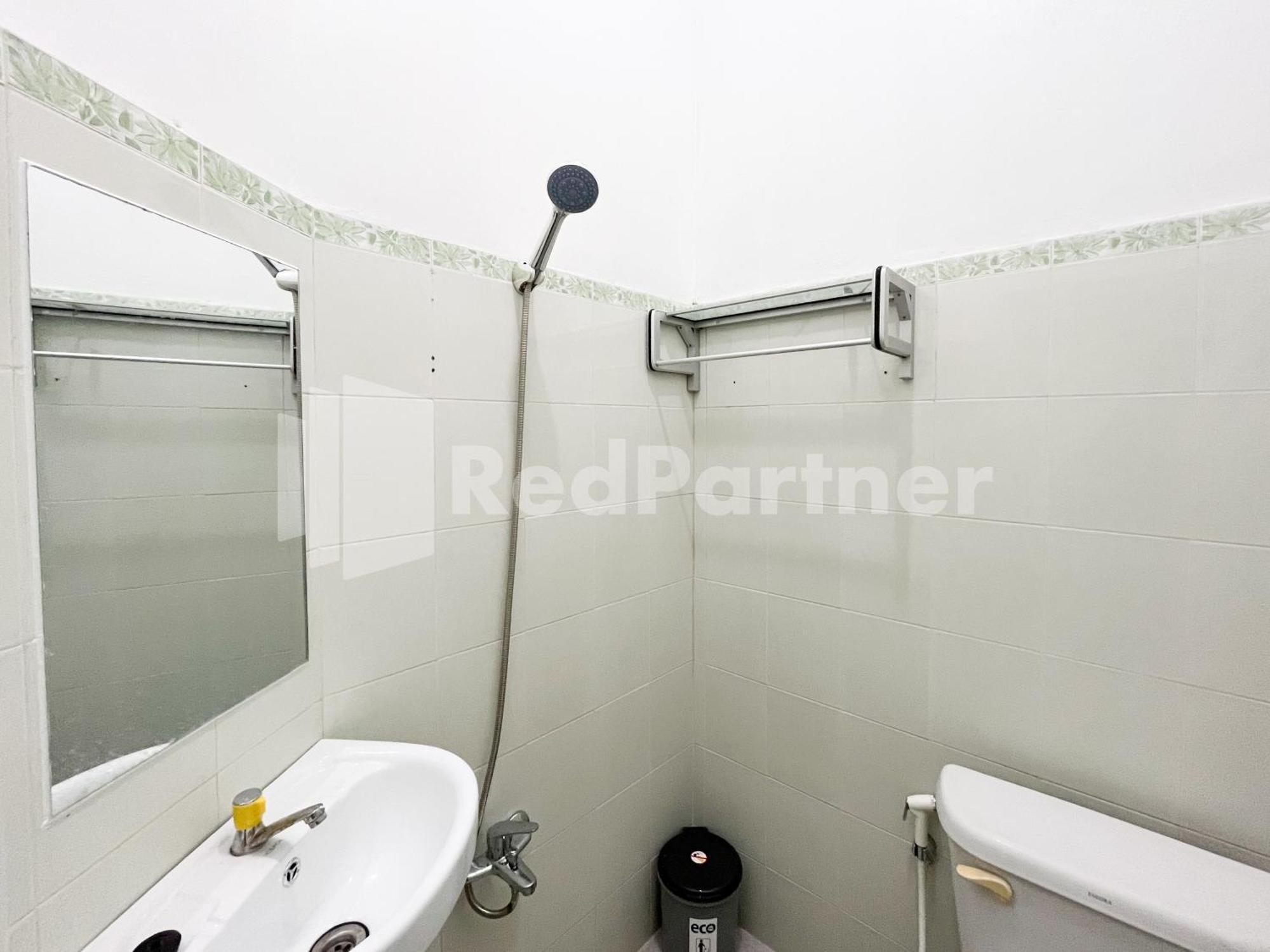 D Palma Near Lokananta Manahan Mitra Reddoorz Solo Exteriér fotografie