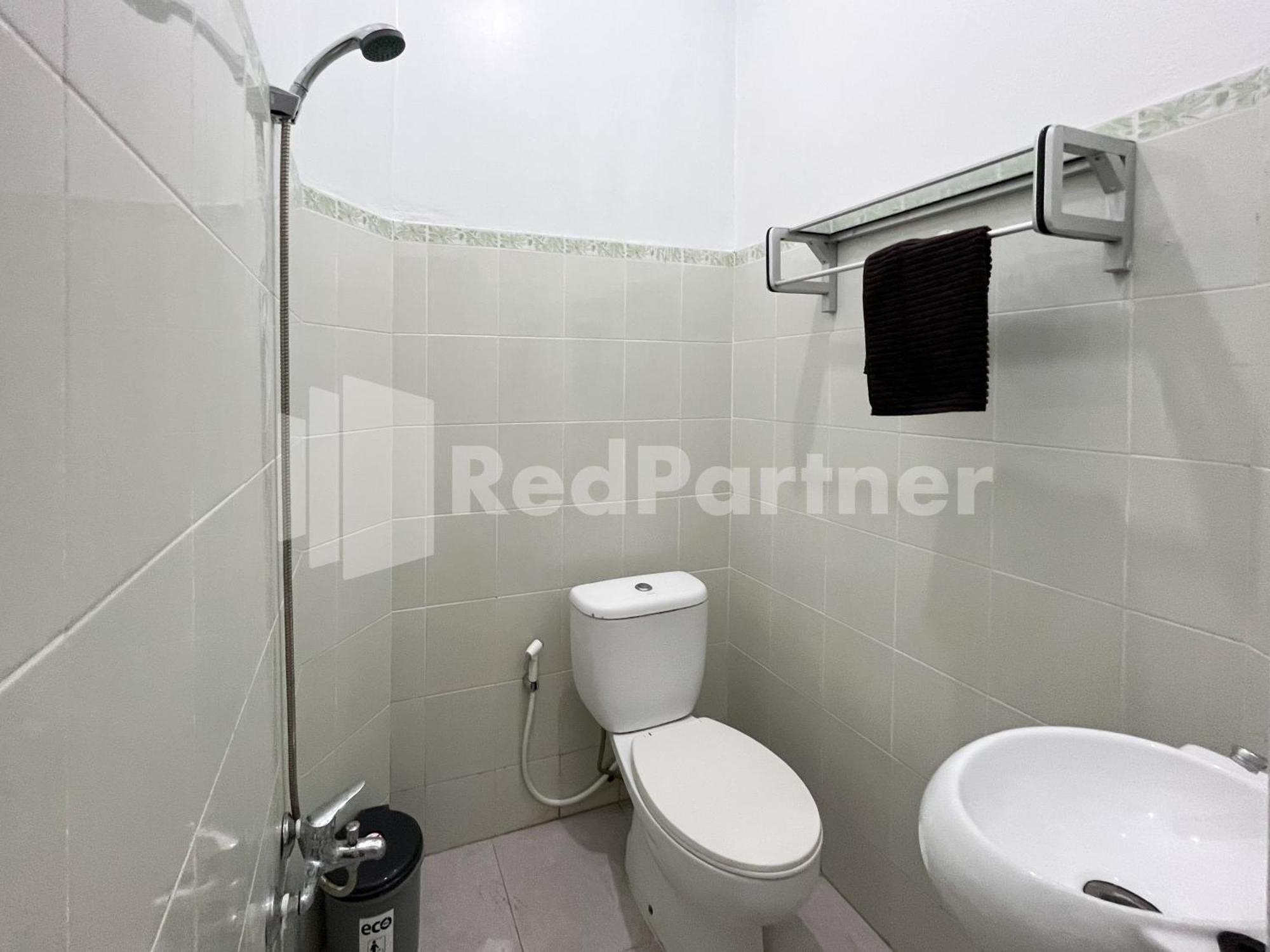 D Palma Near Lokananta Manahan Mitra Reddoorz Solo Exteriér fotografie